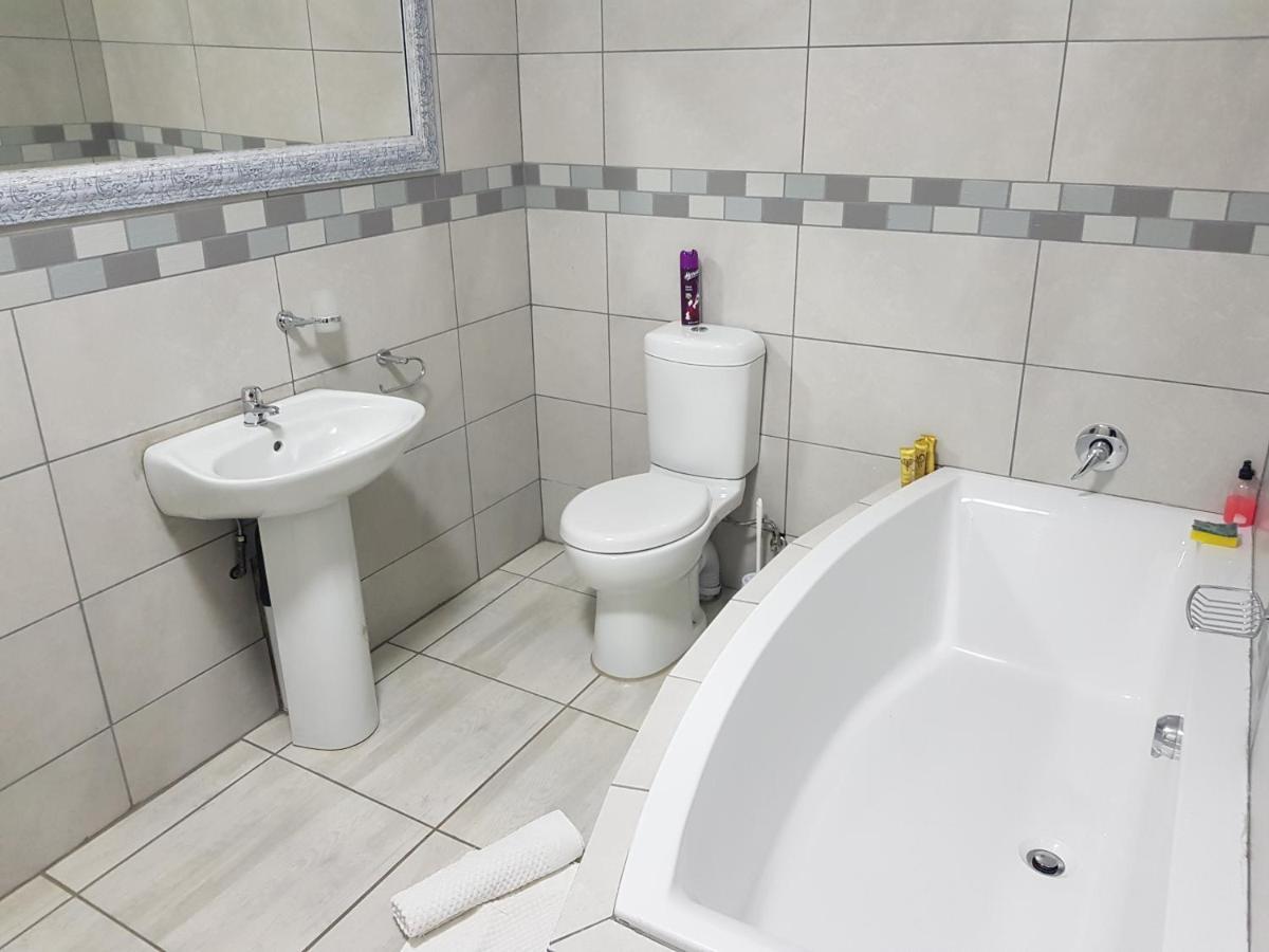 Good 2 Go Guest House Benoni Εξωτερικό φωτογραφία